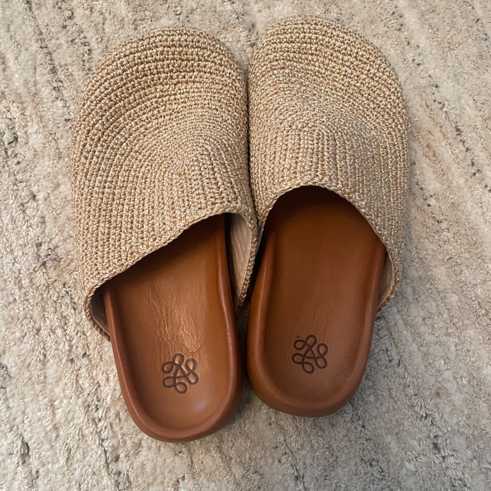 The Sak Women’s Tan Slip-On Shoes - Picture 2 of 4